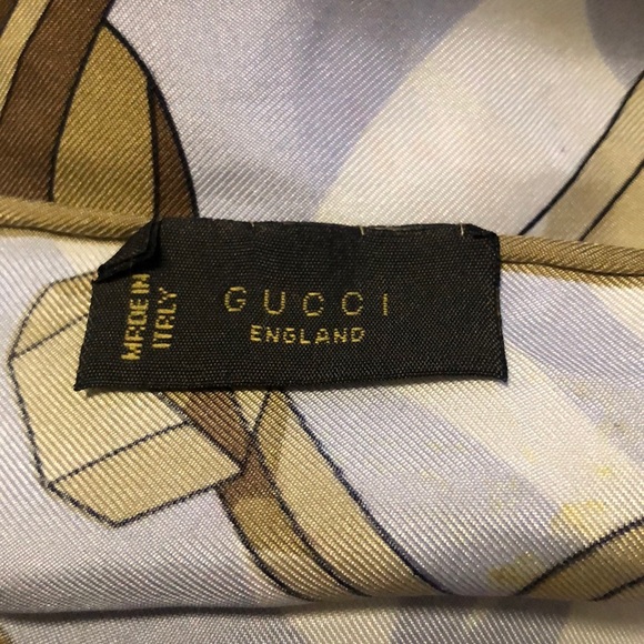 $209 AUTHENTIC GUCCI SILK SCARF GENTLY USED - Picture 4 of 7
